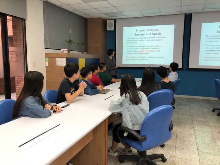 108/05/02 Interpretable Spatiotemporal Learning to Forecast Human-Societal Activity相簿圖片