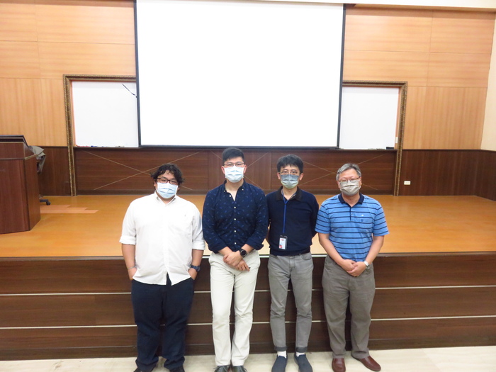 111/03/30Electron Transfer Dynamics Coupled To Surface Plasmons: Challenges When We Have Lots of Electronic Excited States相簿圖片