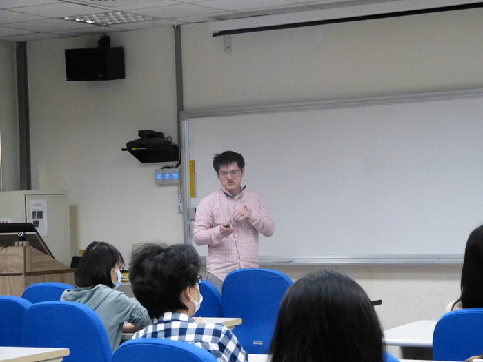 112/03/01Perturbation Theory for Cross Data Matrix-based PCA相簿圖片