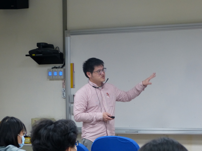 112/03/01Perturbation Theory for Cross Data Matrix-based PCA相簿圖片