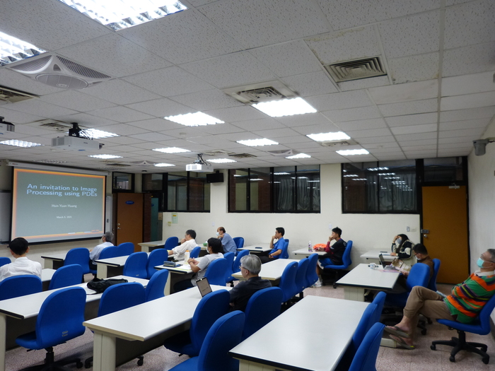 2021/03/05 An introduction to Image Processing using PDEs相簿圖片