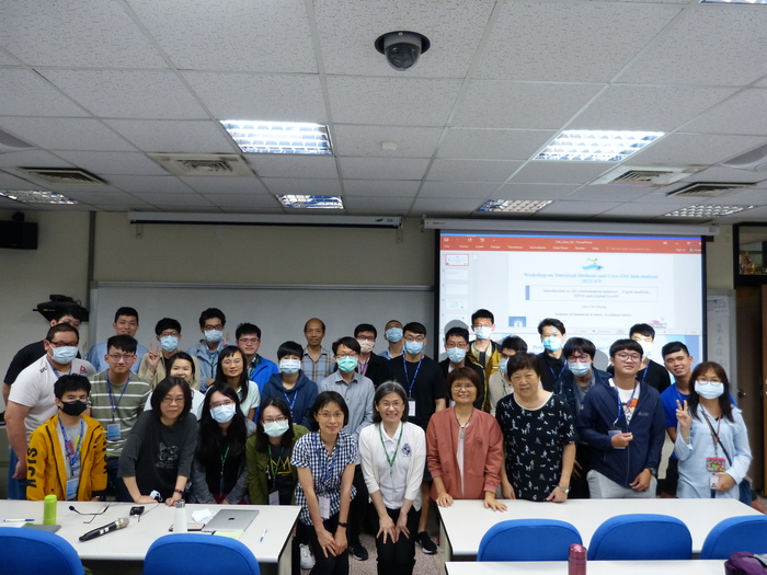2021/04/8-9 Workshop on Statistical  Methods and Cryo-EM  Data Analysis相簿圖片