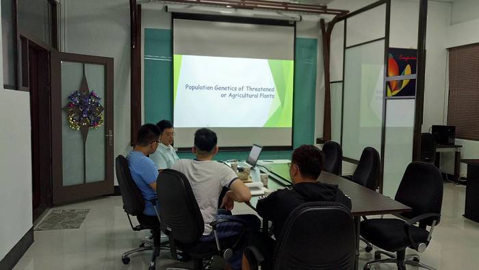 2017.11.22 Professor Jiang Youzhong, Department of Biosciences, Population Genetics of Threatened or Agricultural Plants-Academic Communication Series SpeechImage